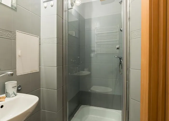 Apartment Lakeside Nature Escape By Bookinghost