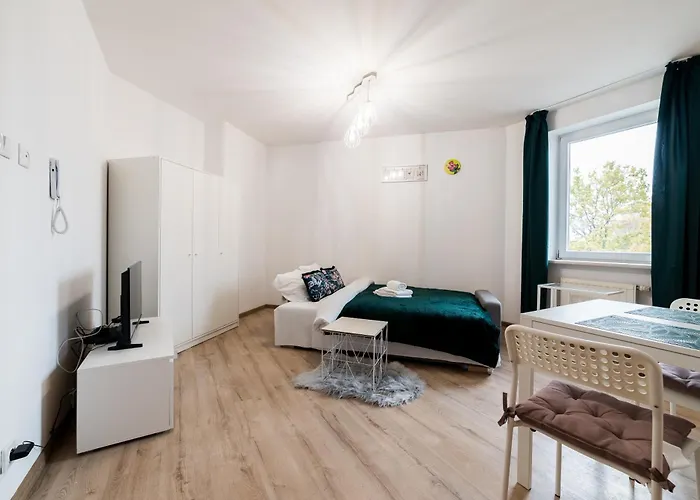 Lakeside Nature Escape By Bookinghost * Poznan