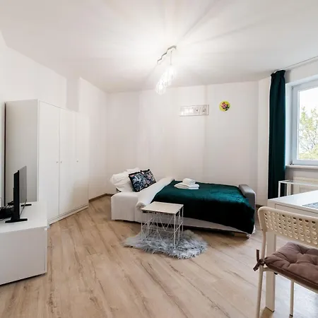 Lakeside Nature Escape By Bookinghost * Poznań