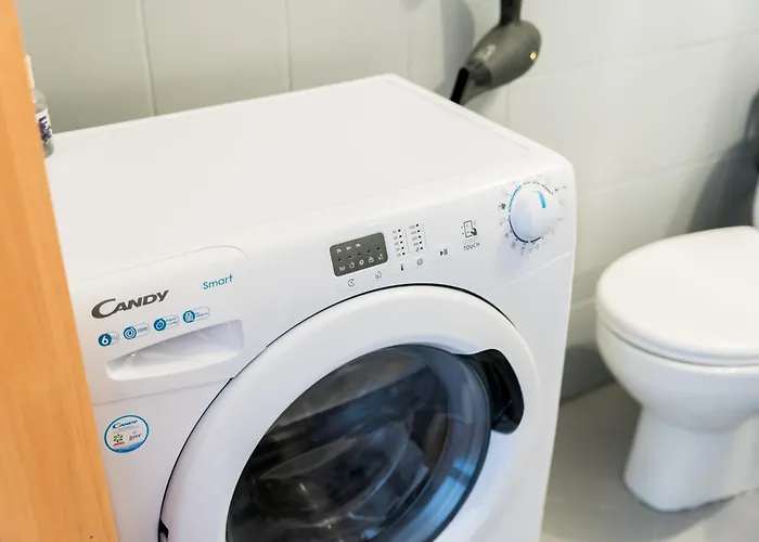 Lakeside Nature Escape By Bookinghost Appartamento