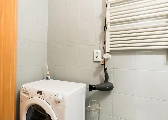 Lakeside Nature Escape By Bookinghost Appartamento *